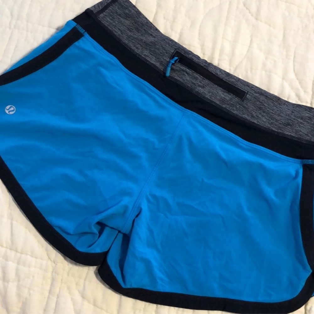 🍋 Lululemon blue lined running shorts